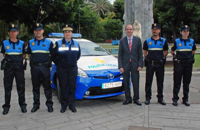 El Ayuntamiento de Tenerife ha invertido 80.000 euros en la uniformidad
